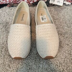 Baretraps-Gennie Slip On